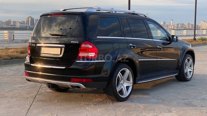 Mercedes GL 550 4MATIC-4