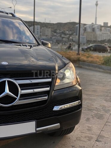 Mercedes GL 550 4MATIC-7