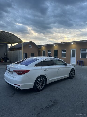 Hyundai Sonata-4