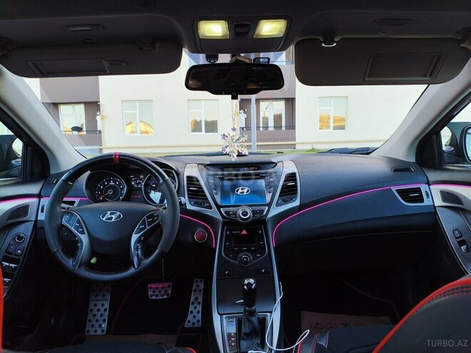 Hyundai Elantra-7