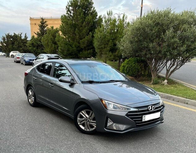 Hyundai Elantra-1