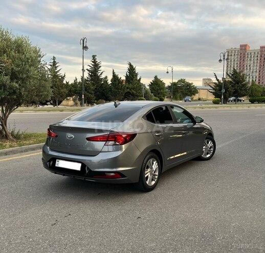 Hyundai Elantra-5