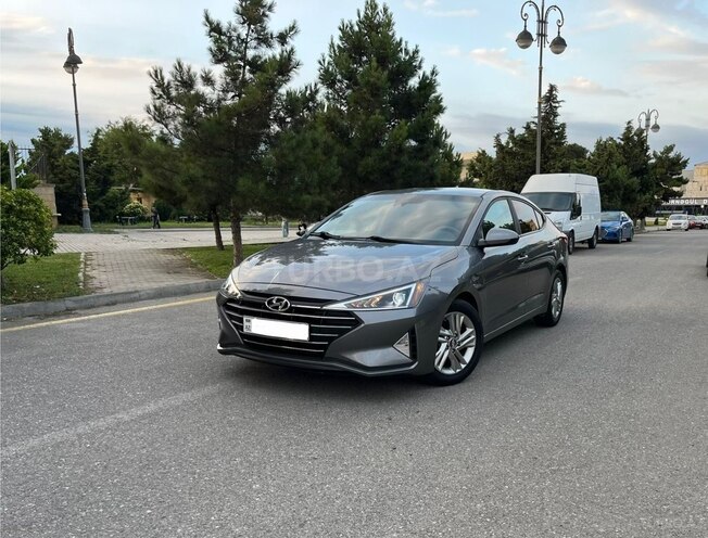 Hyundai Elantra-8
