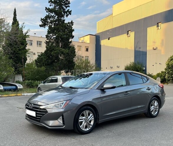 Hyundai Elantra-15