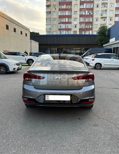 Hyundai Elantra-14