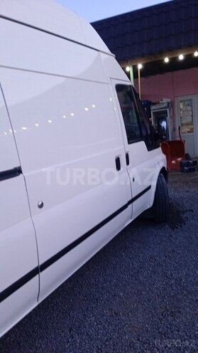 Ford Transit-5