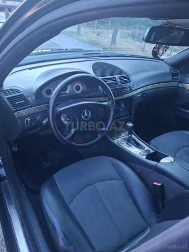 Mercedes E 220-13