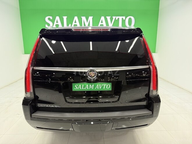Cadillac Escalade-5