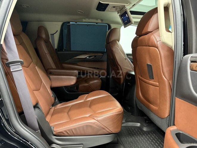 Cadillac Escalade-12