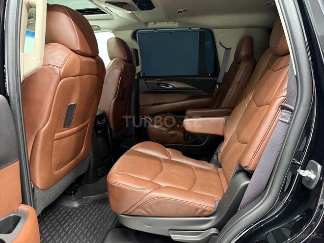 Cadillac Escalade-13