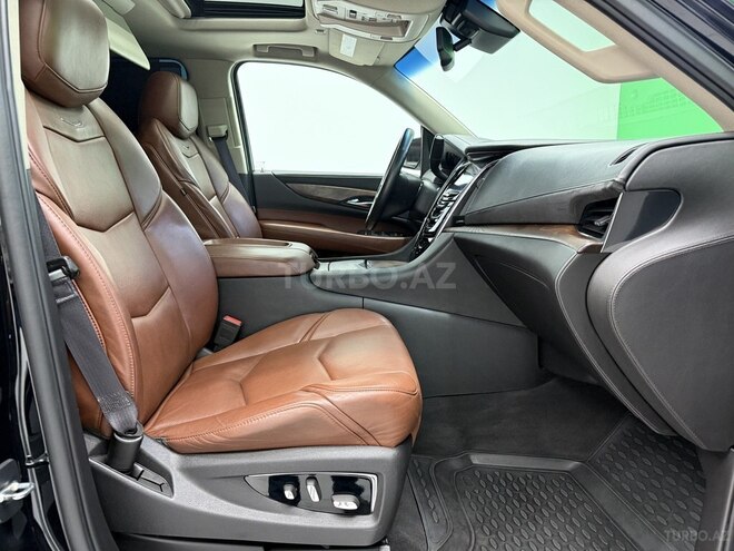 Cadillac Escalade-10