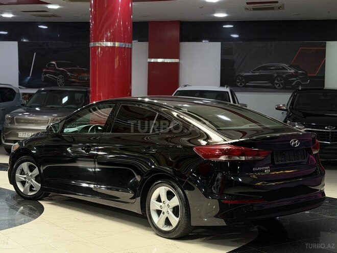 Hyundai Elantra-8