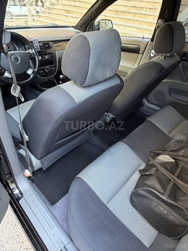 Chevrolet Lacetti-13