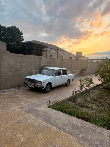 LADA (VAZ) 2107-2