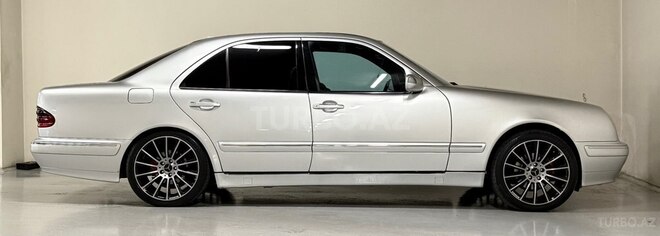 Mercedes E 220-8