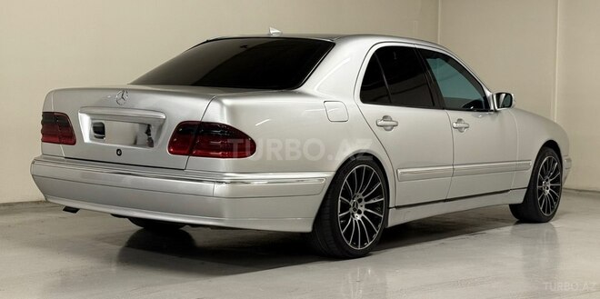 Mercedes E 220-7