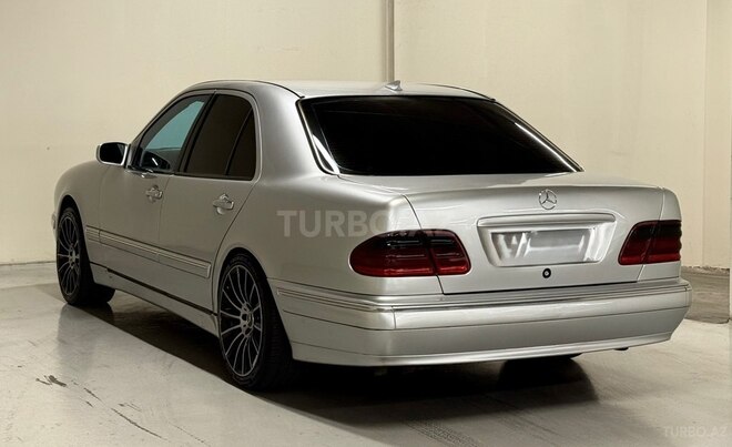 Mercedes E 220-6