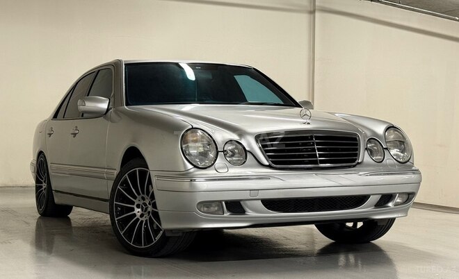 Mercedes E 220-2