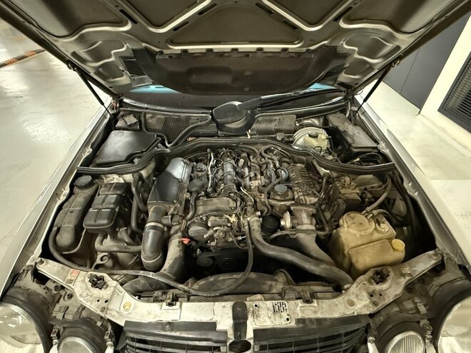 Mercedes E 220-10