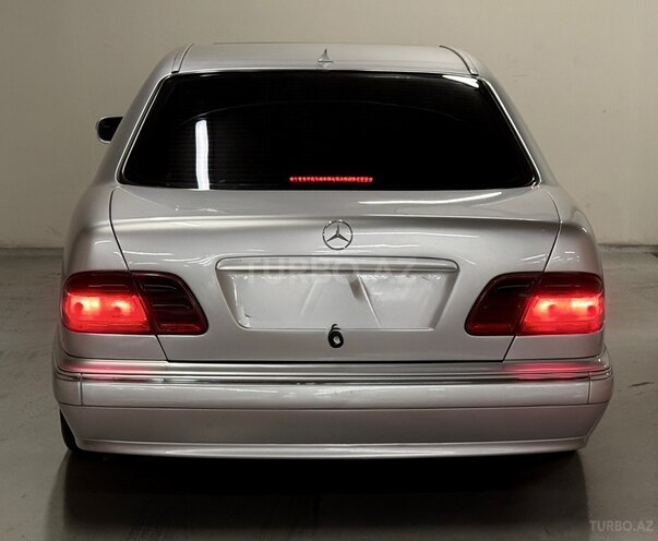 Mercedes E 220-5