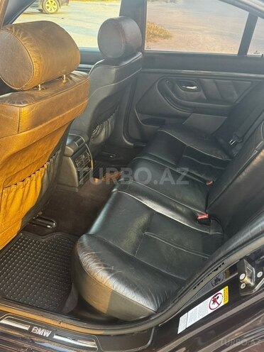 BMW 528-21