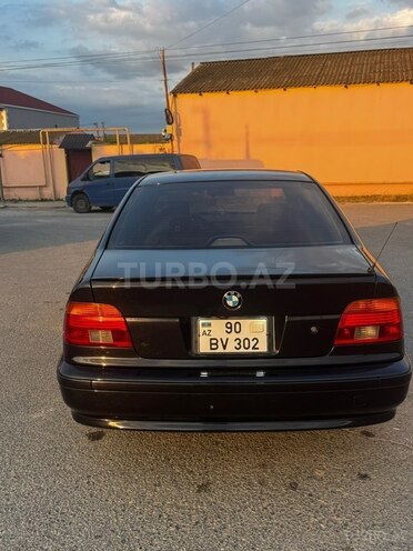 BMW 528-2