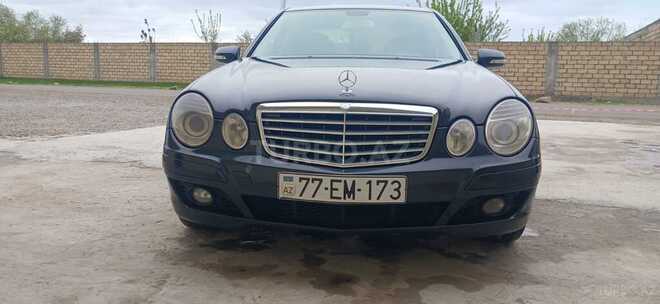 Mercedes E 220-1