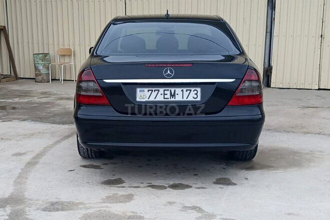 Mercedes E 220-2