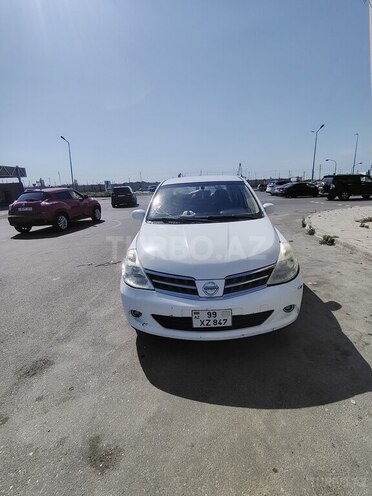 Nissan Tiida-1