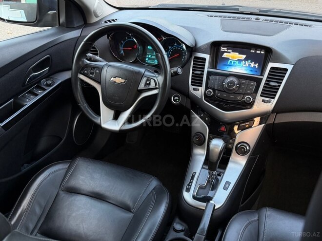 Chevrolet Cruze-11