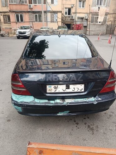 Mercedes E 220-2