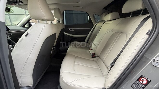 Hyundai Sonata-11