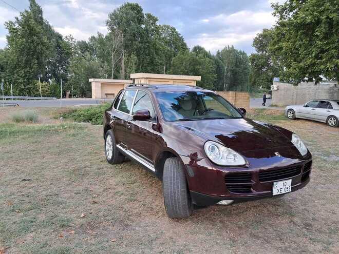 Porsche Cayenne Turbo-4