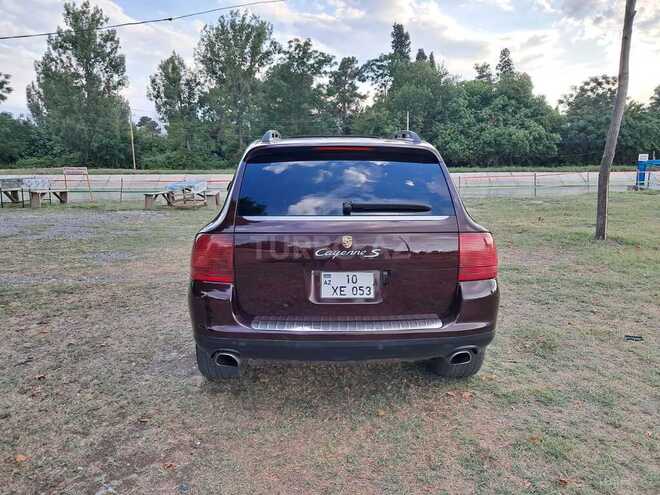 Porsche Cayenne Turbo-10