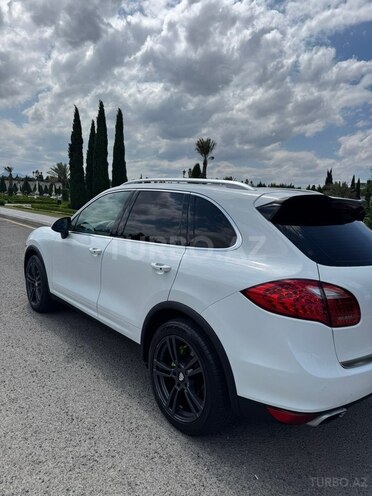 Porsche Cayenne-10