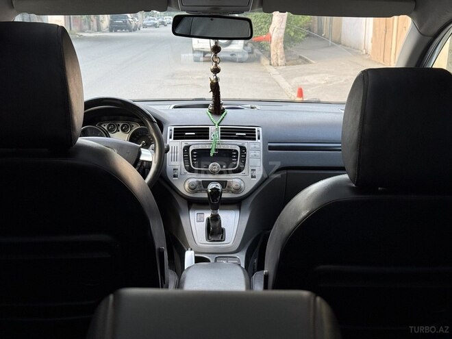Ford Kuga-7
