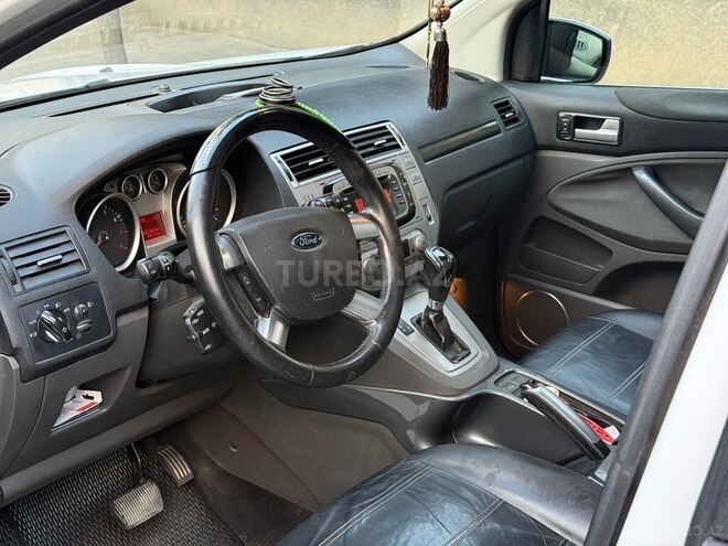 Ford Kuga-8
