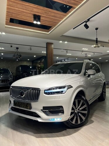 Volvo XC90-1