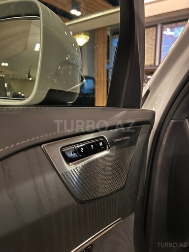 Volvo XC90-10