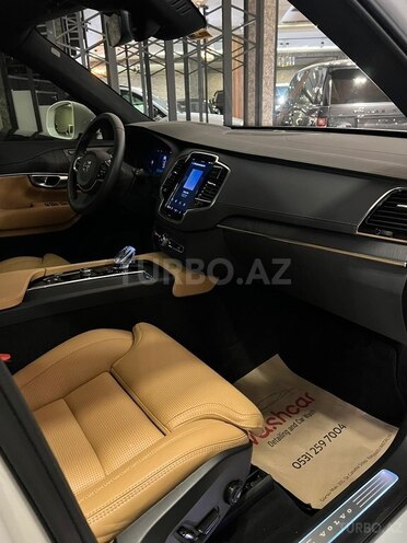 Volvo XC90-9