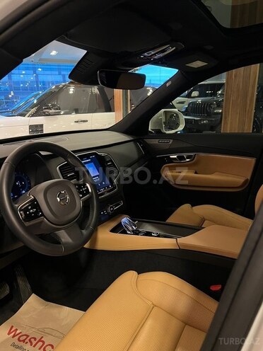 Volvo XC90-8