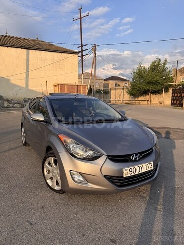 Hyundai Elantra-1