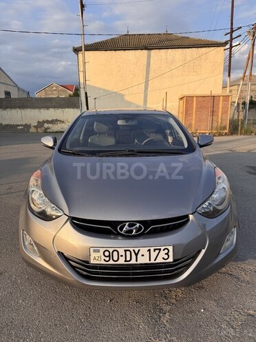 Hyundai Elantra-2