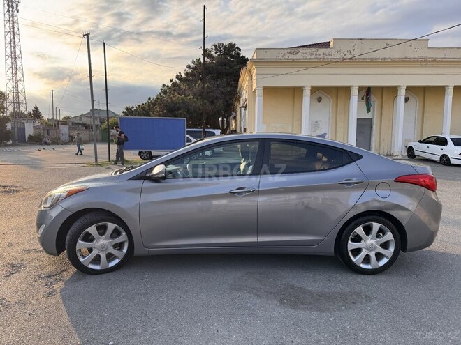 Hyundai Elantra-5