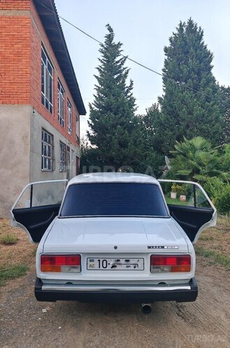 LADA (VAZ) 2107-2