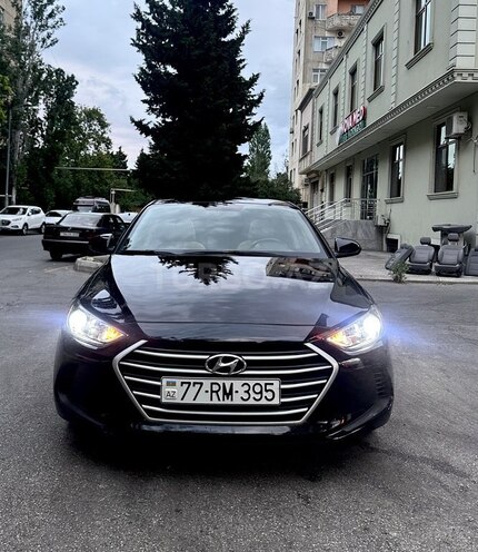 Hyundai Elantra-3