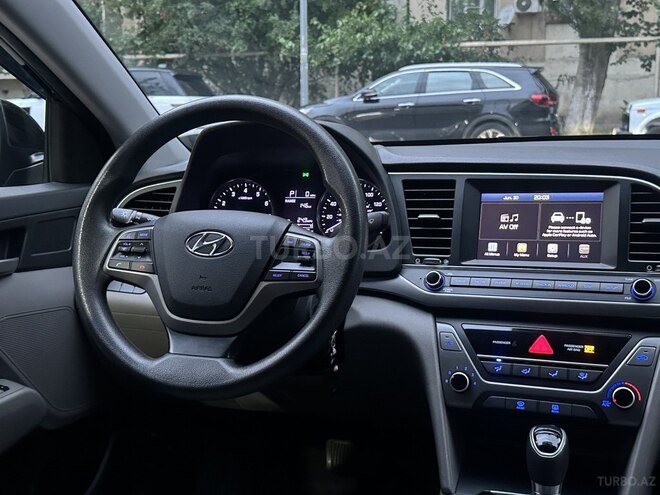 Hyundai Elantra-7