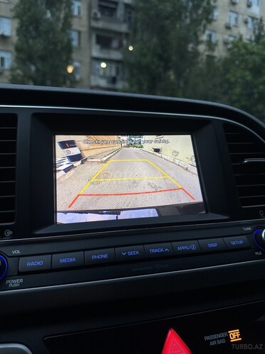 Hyundai Elantra-15