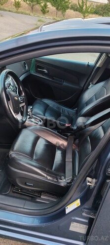 Chevrolet Cruze-13
