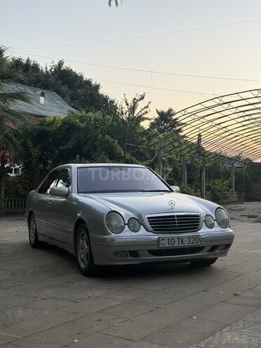 Mercedes E 320-3